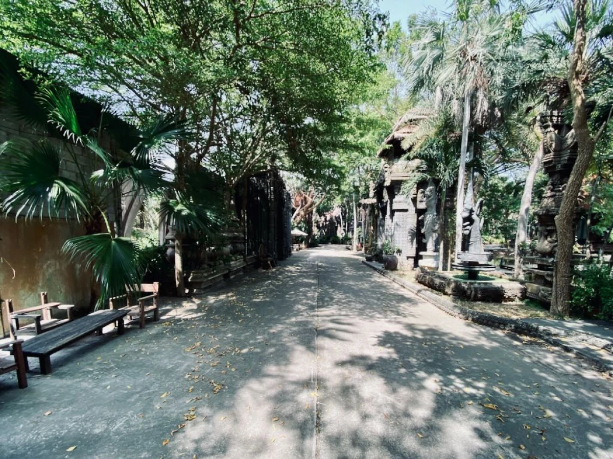 Крутая заброшенная гостиница