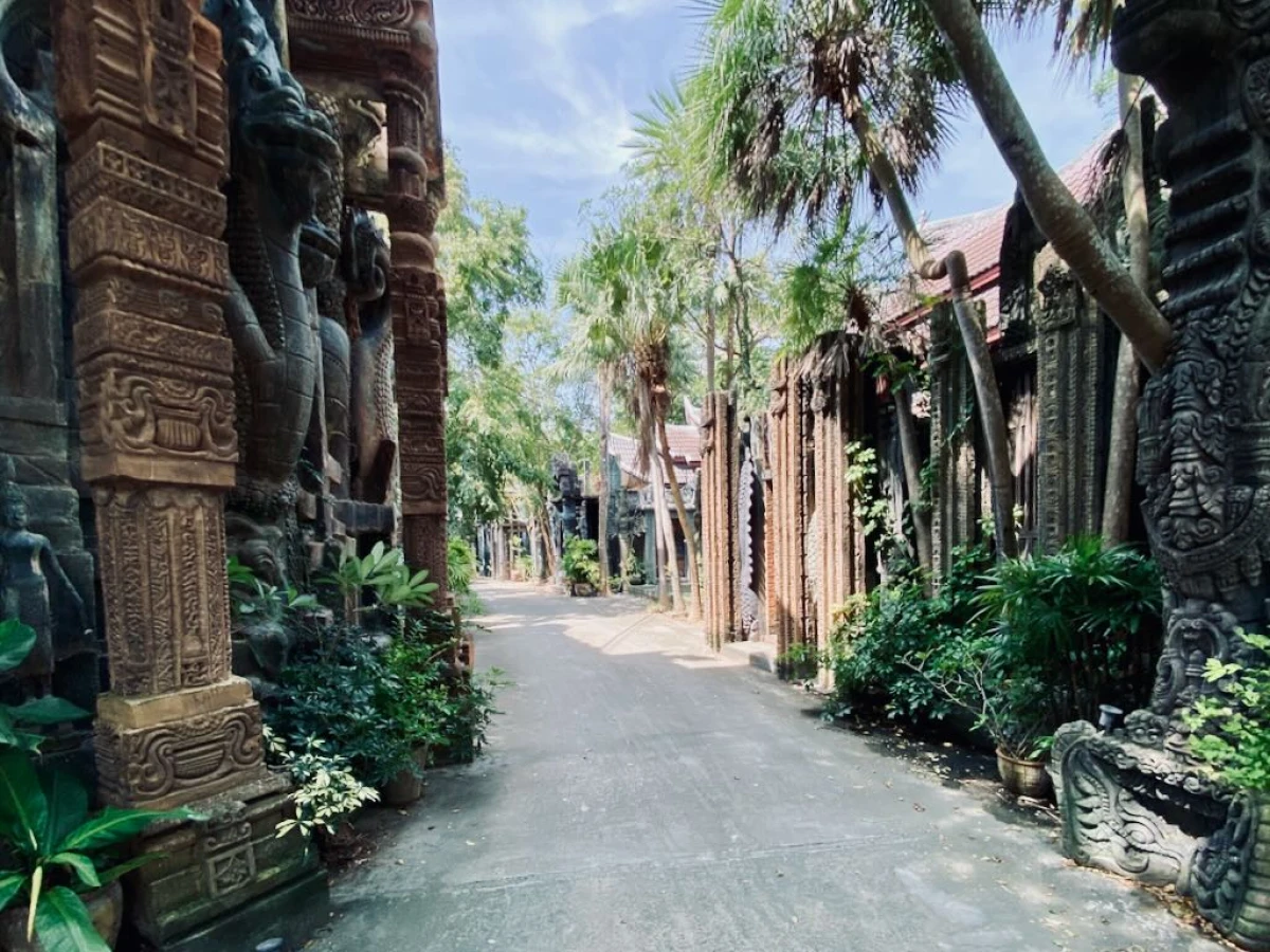 Крутая заброшенная гостиница