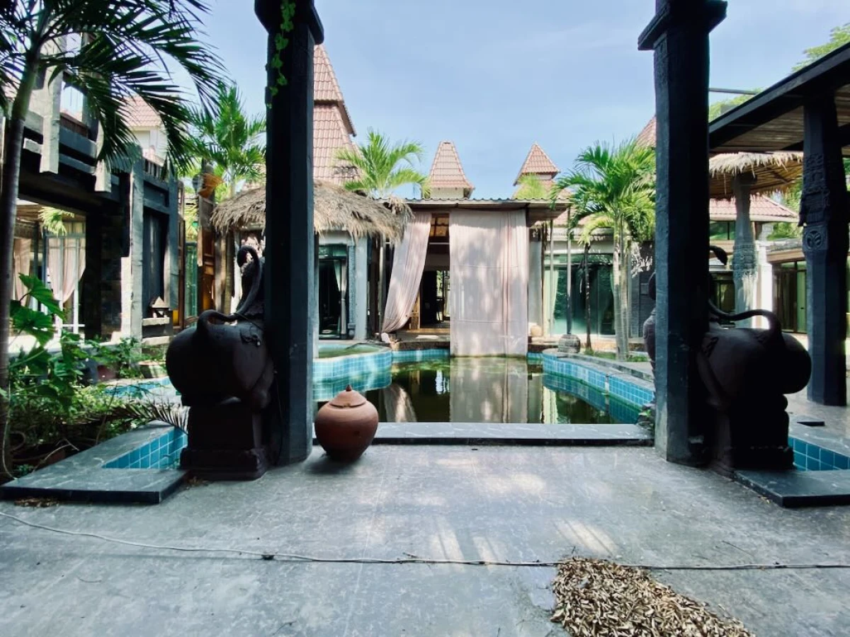 Заброшенные помещения гостиницы