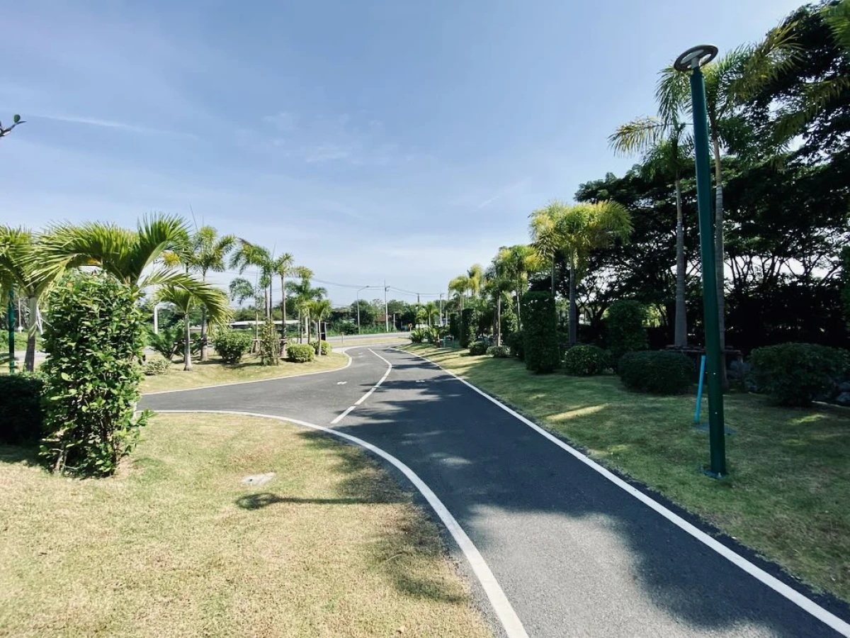 Ухоженные прогулочные дорожки