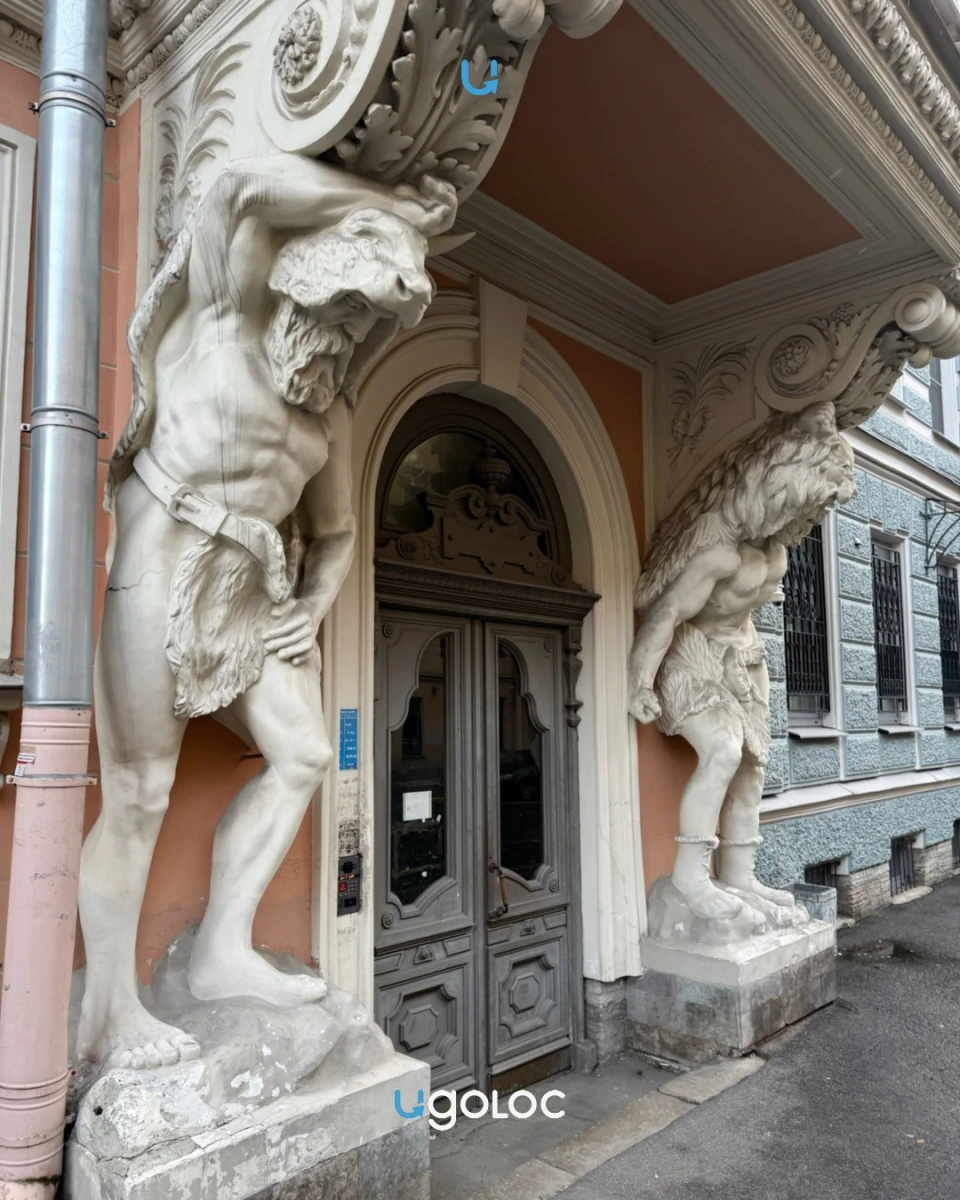 Атланты на Саперном