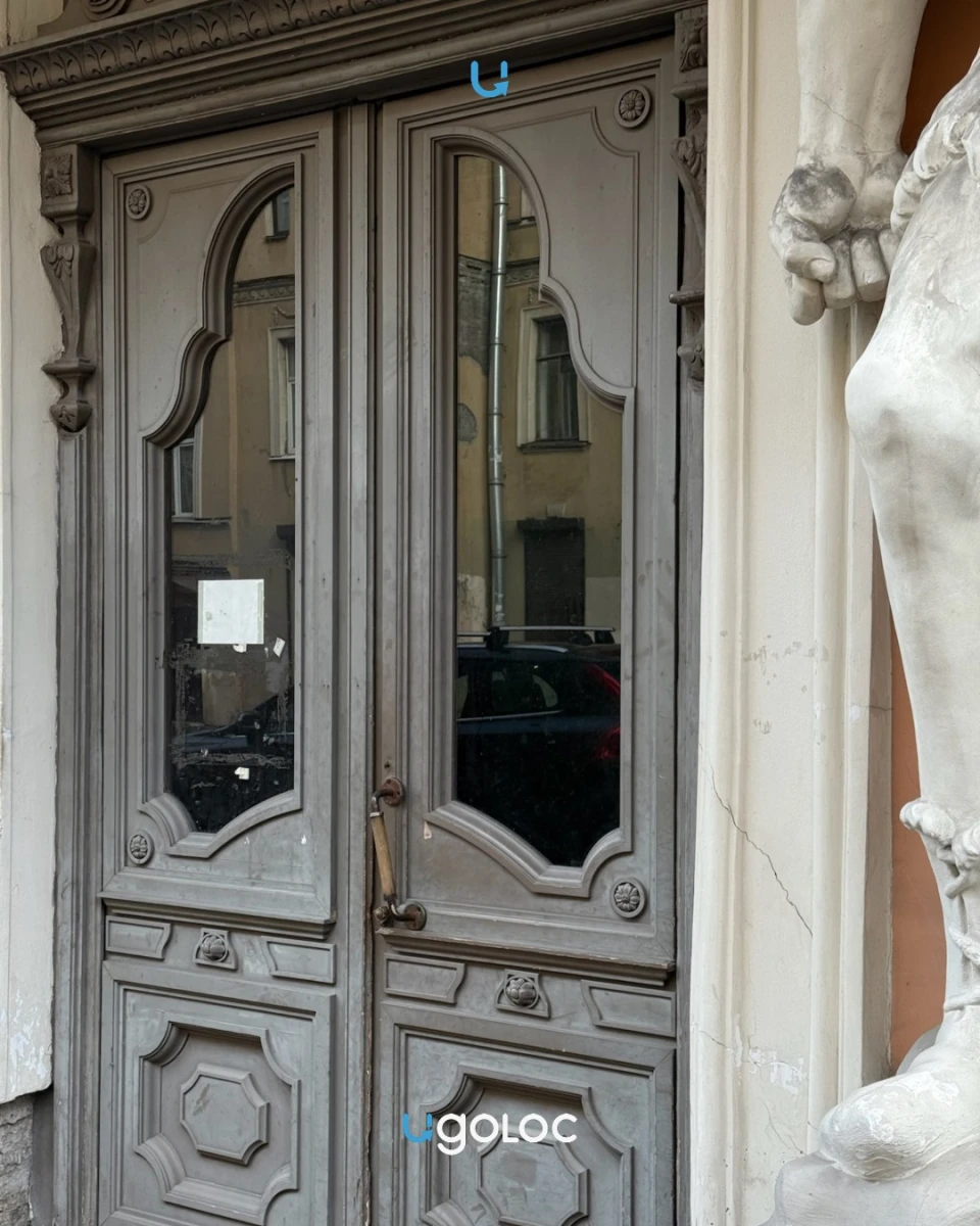 Атланты на Саперном