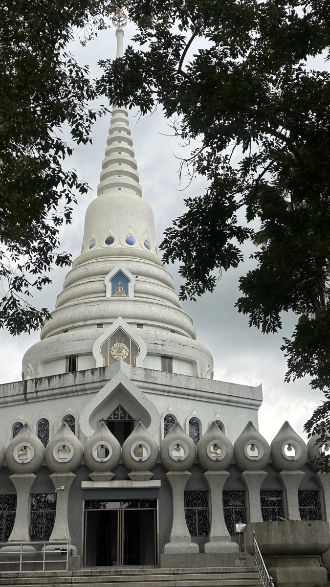 Wat Yan Nasangwararam Woramahawihan