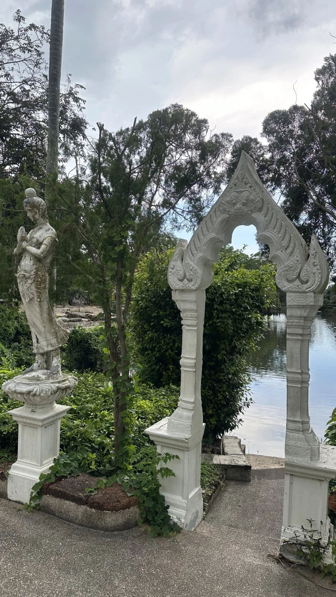 Wat Yan Nasangwararam Woramahawihan