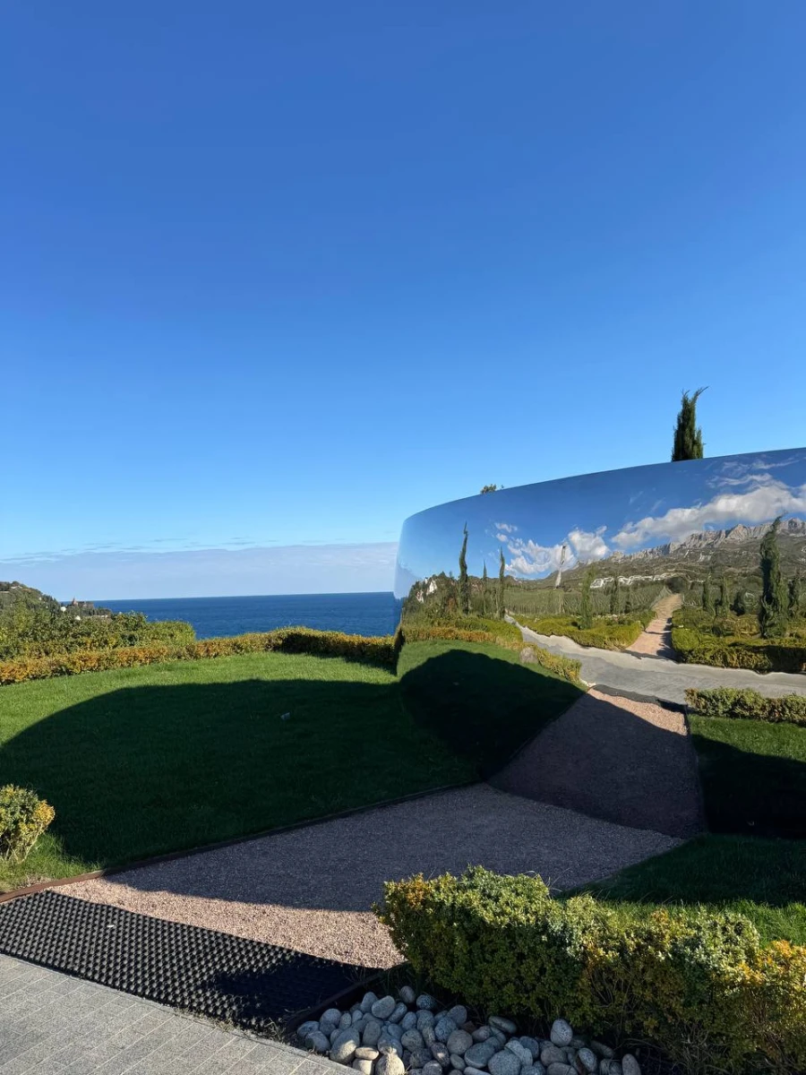 Парк территория отеля Мрия резорт