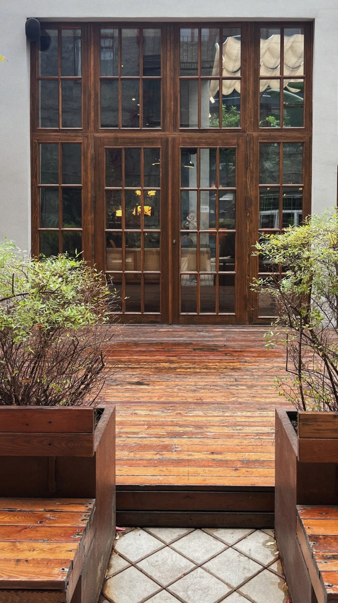 БЦ Суперметалл (внутренний двор)