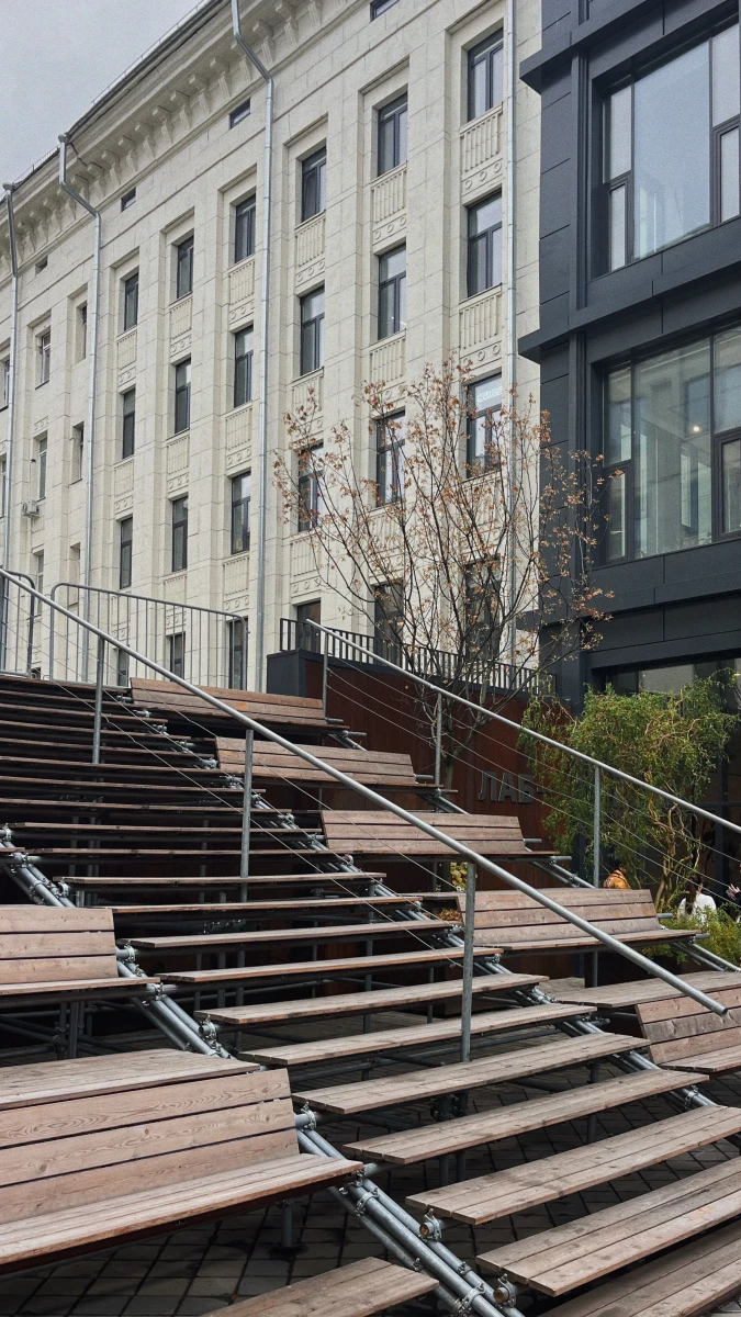 БЦ Суперметалл (внутренний двор)