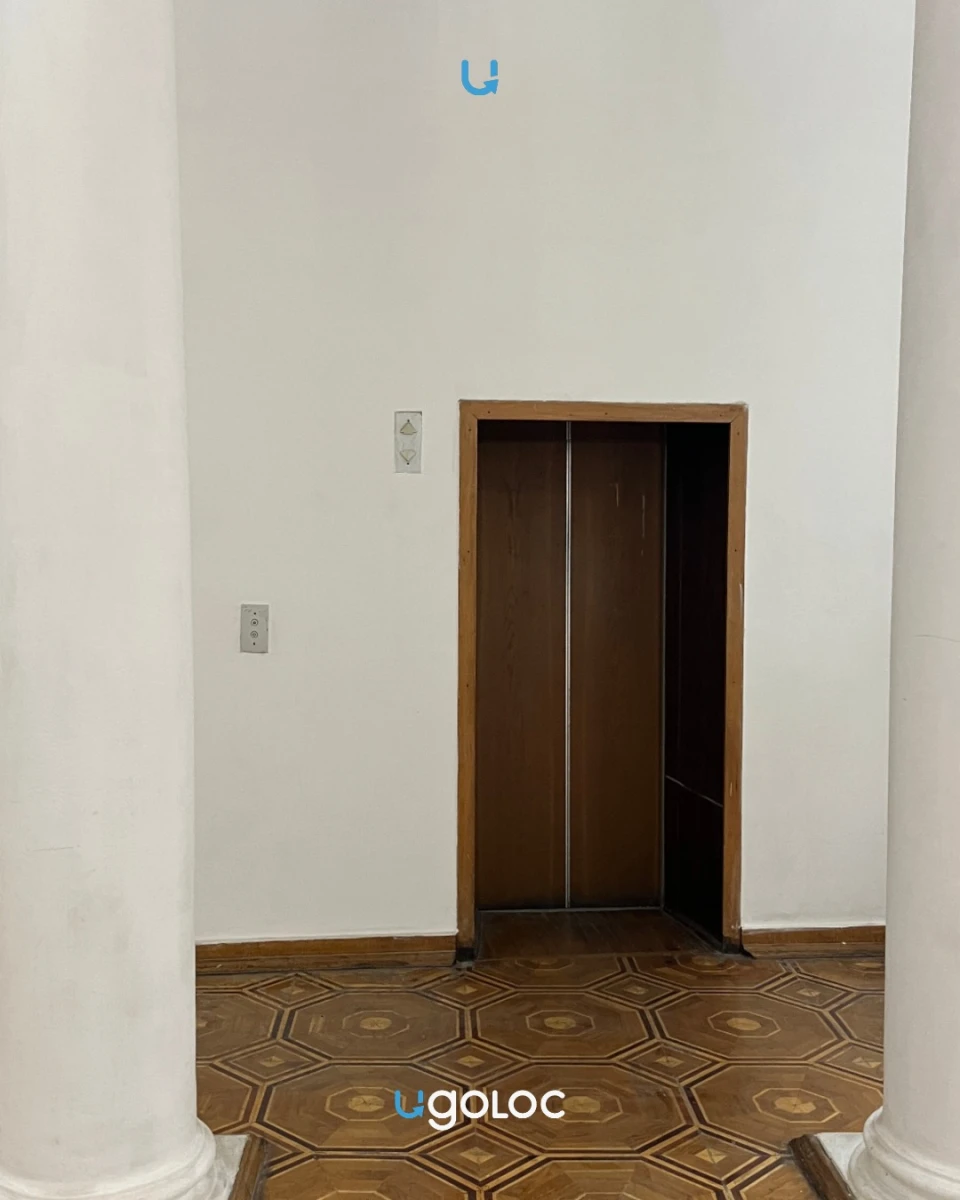 Лестница в доме на Настасьинском