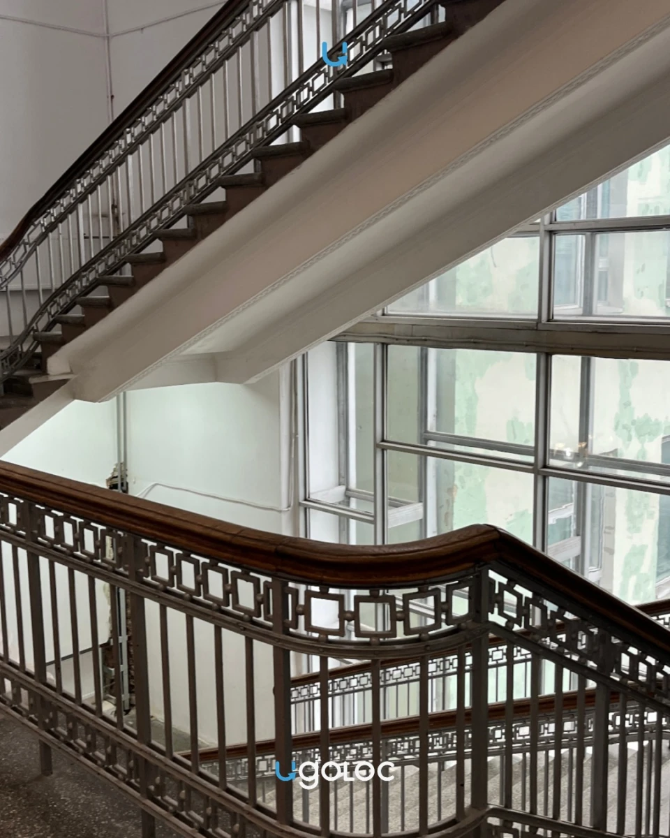 Лестница в доме на Настасьинском