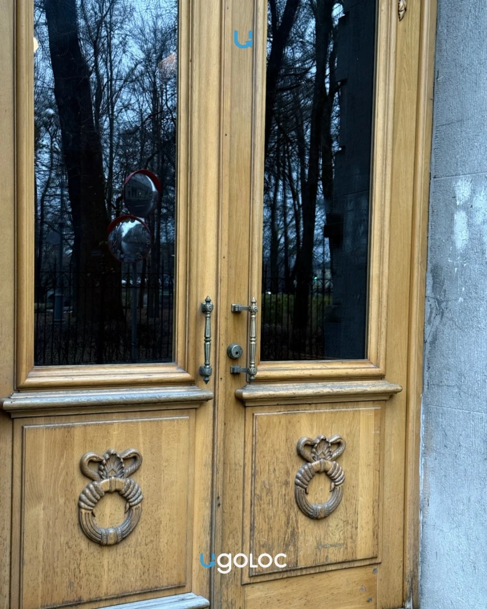 Дверь на улице Академика Павлова