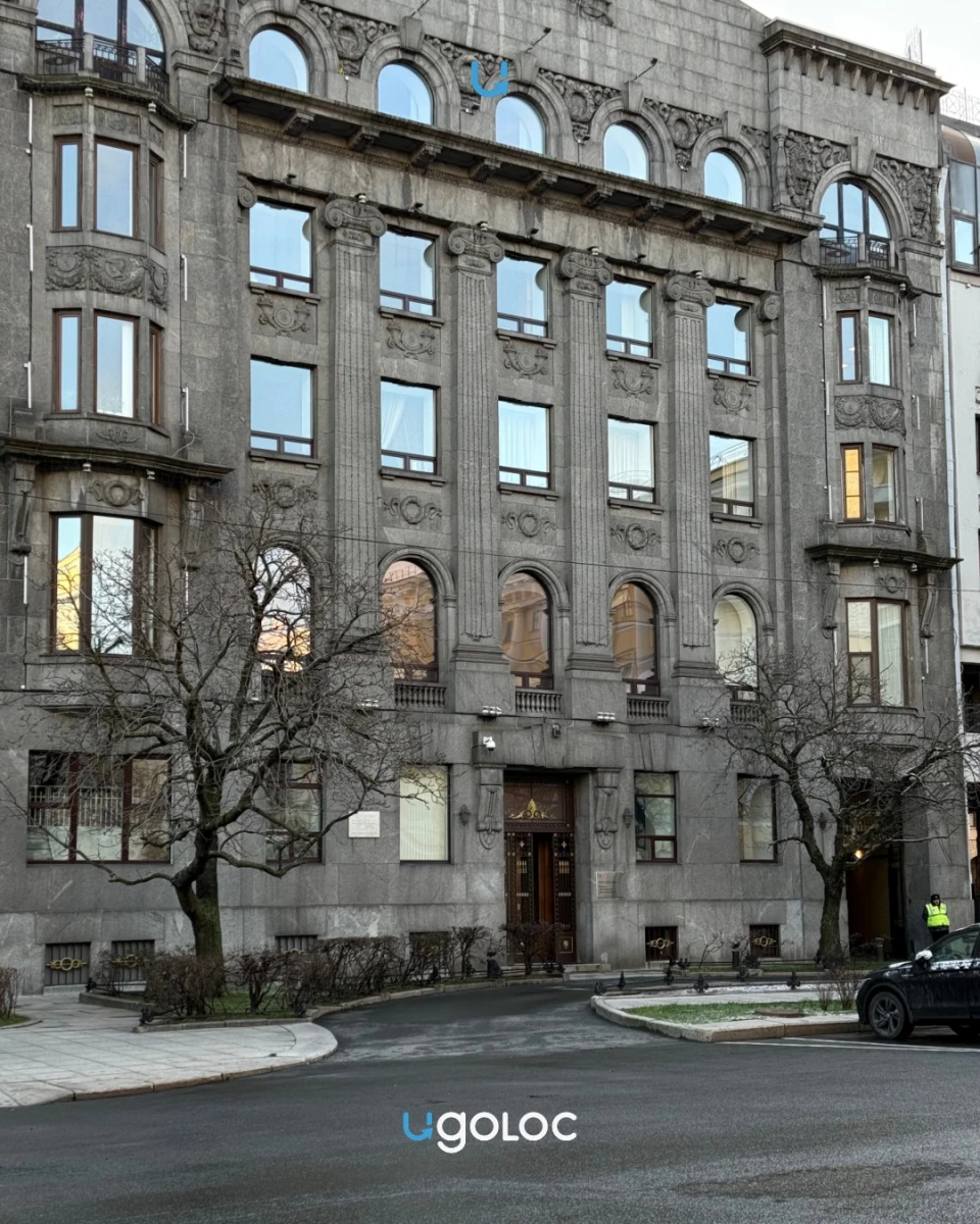 Здание на улице Росси