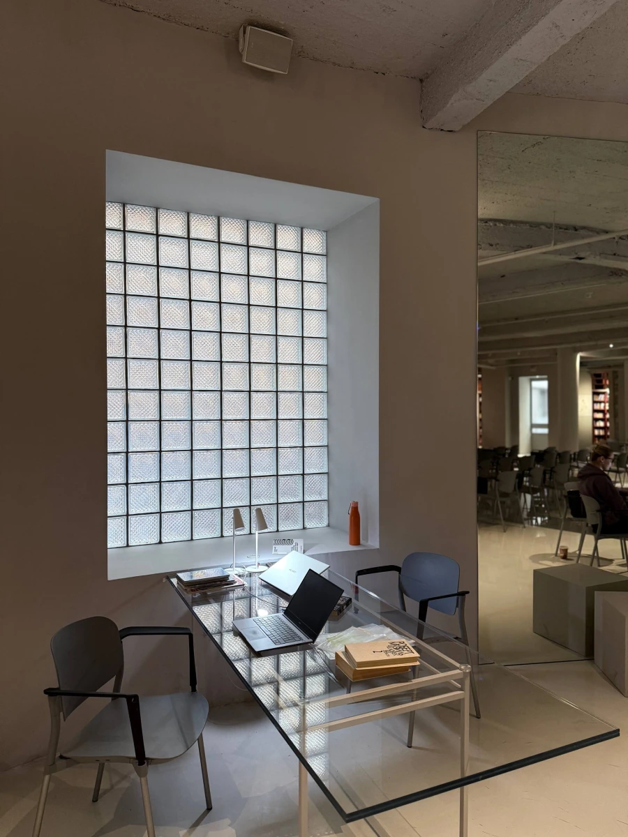 Библиотека Des esseintes