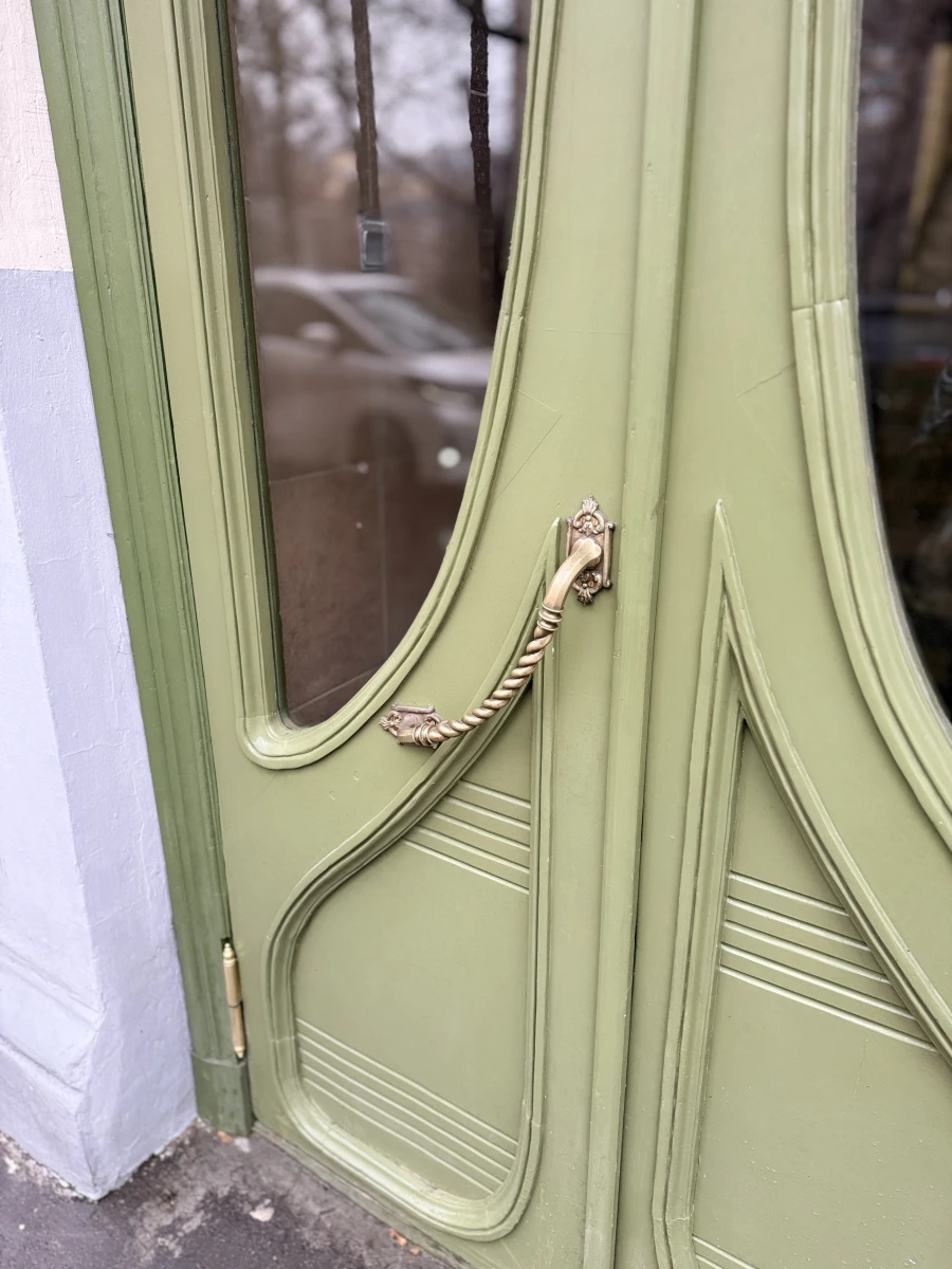 Зеленая дверь